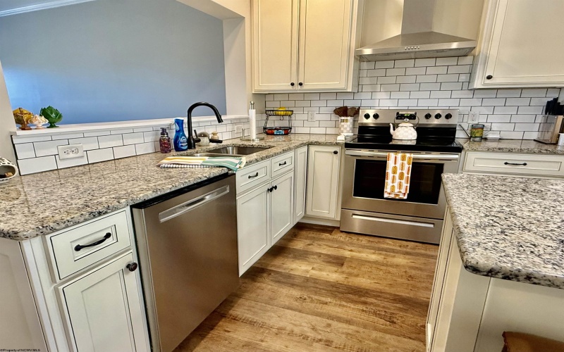 24 Misty Lane, Fairmont, West Virginia 26554, 3 Bedrooms Bedrooms, 6 Rooms Rooms,2 BathroomsBathrooms,Single Family Attached,For Sale,Misty,10163682