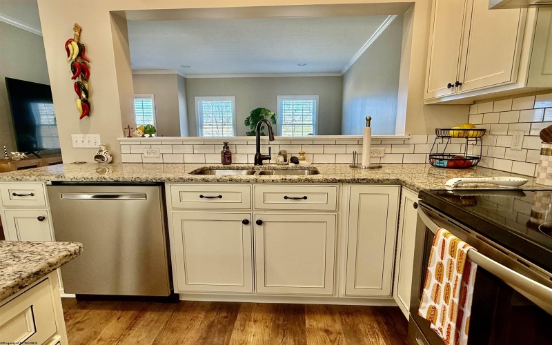 24 Misty Lane, Fairmont, West Virginia 26554, 3 Bedrooms Bedrooms, 6 Rooms Rooms,2 BathroomsBathrooms,Single Family Attached,For Sale,Misty,10163682