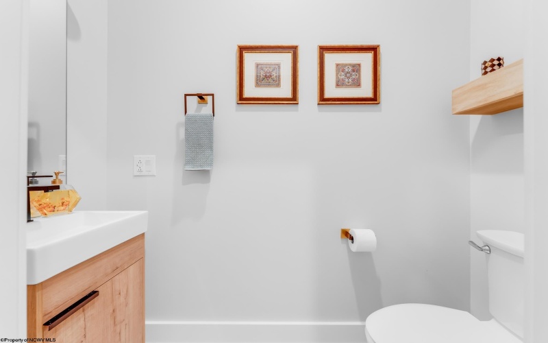 18 Reyes Lane, Morgantown, West Virginia 26508, 3 Bedrooms Bedrooms, 6 Rooms Rooms,2 BathroomsBathrooms,Single Family Attached,For Sale,Reyes,10163684