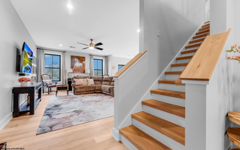 18 Reyes Lane, Morgantown, West Virginia 26508, 3 Bedrooms Bedrooms, 6 Rooms Rooms,2 BathroomsBathrooms,Single Family Attached,For Sale,Reyes,10163684