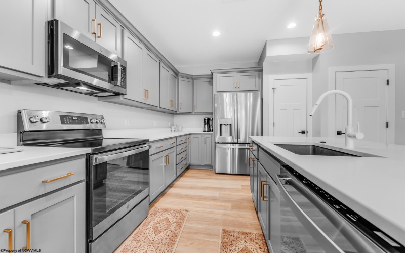 18 Reyes Lane, Morgantown, West Virginia 26508, 3 Bedrooms Bedrooms, 6 Rooms Rooms,2 BathroomsBathrooms,Single Family Attached,For Sale,Reyes,10163684