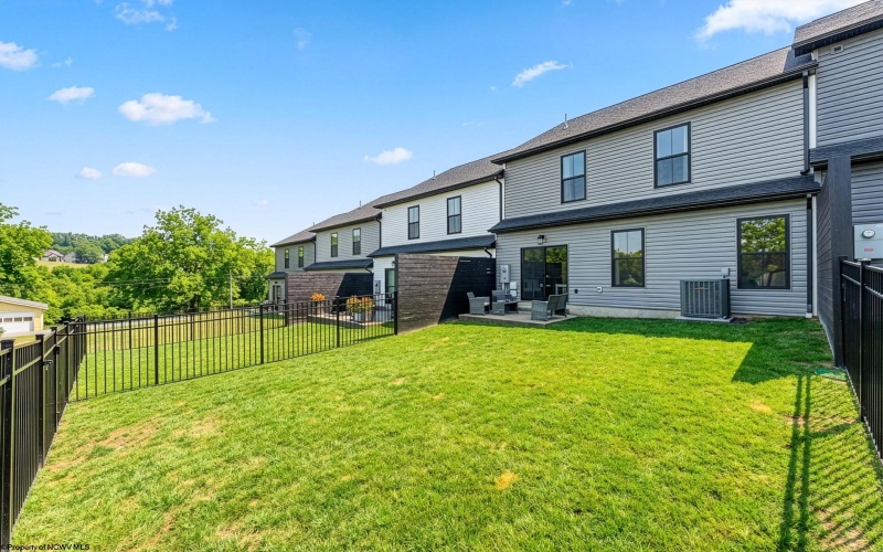 18 Reyes Lane, Morgantown, West Virginia 26508, 3 Bedrooms Bedrooms, 6 Rooms Rooms,2 BathroomsBathrooms,Single Family Attached,For Sale,Reyes,10163684