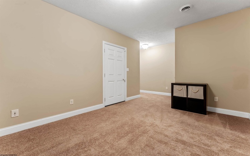 114 Claremont Court, Morgantown, West Virginia 26501, 3 Bedrooms Bedrooms, 7 Rooms Rooms,2 BathroomsBathrooms,Single Family Attached,For Sale,Claremont,10163685