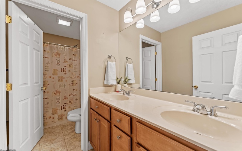 114 Claremont Court, Morgantown, West Virginia 26501, 3 Bedrooms Bedrooms, 7 Rooms Rooms,2 BathroomsBathrooms,Single Family Attached,For Sale,Claremont,10163685