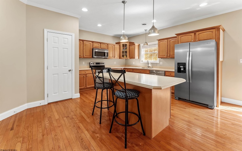 114 Claremont Court, Morgantown, West Virginia 26501, 3 Bedrooms Bedrooms, 7 Rooms Rooms,2 BathroomsBathrooms,Single Family Attached,For Sale,Claremont,10163685