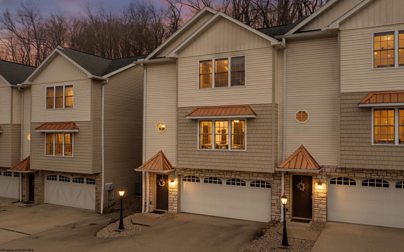 114 Claremont Court, Morgantown, West Virginia 26501, 3 Bedrooms Bedrooms, 7 Rooms Rooms,2 BathroomsBathrooms,Single Family Attached,For Sale,Claremont,10163685