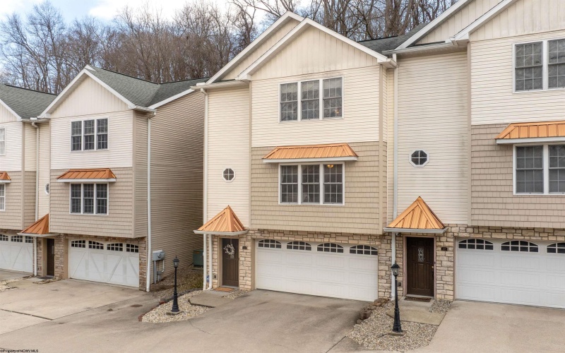 114 Claremont Court, Morgantown, West Virginia 26501, 3 Bedrooms Bedrooms, 7 Rooms Rooms,2 BathroomsBathrooms,Single Family Attached,For Sale,Claremont,10163685