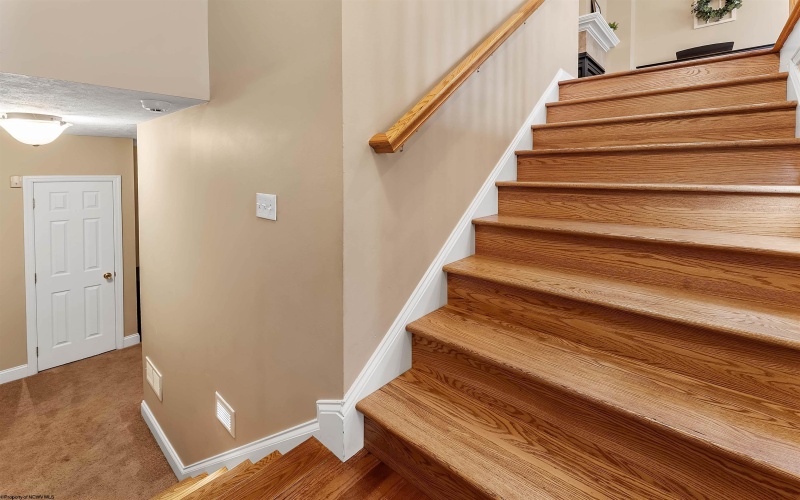 114 Claremont Court, Morgantown, West Virginia 26501, 3 Bedrooms Bedrooms, 7 Rooms Rooms,2 BathroomsBathrooms,Single Family Attached,For Sale,Claremont,10163685