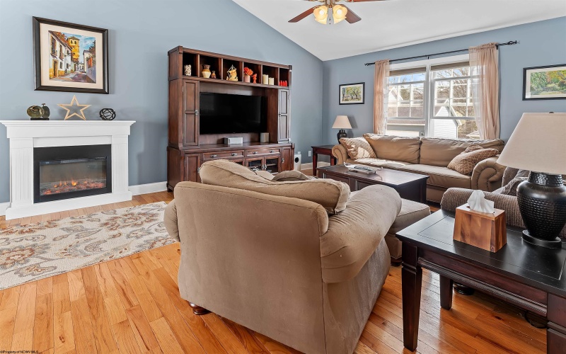 1103 Bailey Circle, Morgantown, West Virginia 26508, 3 Bedrooms Bedrooms, 7 Rooms Rooms,2 BathroomsBathrooms,Single Family Detached,For Sale,Bailey,10163683