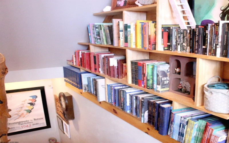 722 Valley Falls Road, Fairmont, West Virginia 26554-9999, 3 Bedrooms Bedrooms, 5 Rooms Rooms,2 BathroomsBathrooms,Single Family Detached,For Sale,Valley Falls,10163711