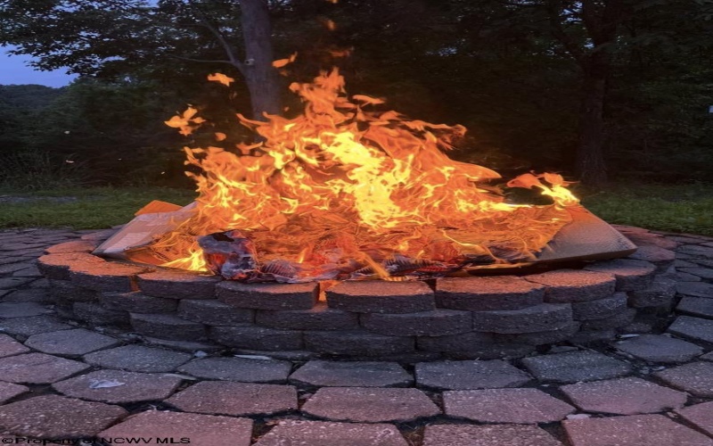 722 Valley Falls Road, Fairmont, West Virginia 26554-9999, 3 Bedrooms Bedrooms, 5 Rooms Rooms,2 BathroomsBathrooms,Single Family Detached,For Sale,Valley Falls,10163711