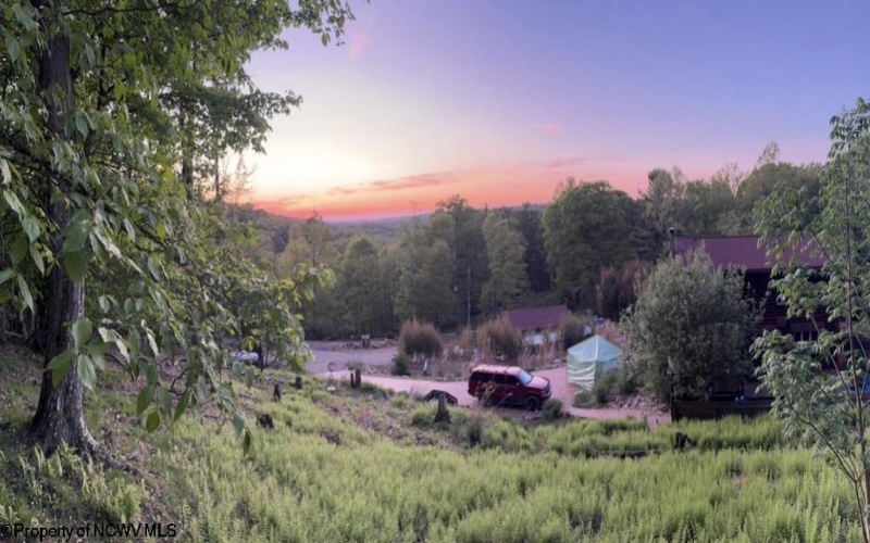 722 Valley Falls Road, Fairmont, West Virginia 26554-9999, 3 Bedrooms Bedrooms, 5 Rooms Rooms,2 BathroomsBathrooms,Single Family Detached,For Sale,Valley Falls,10163711