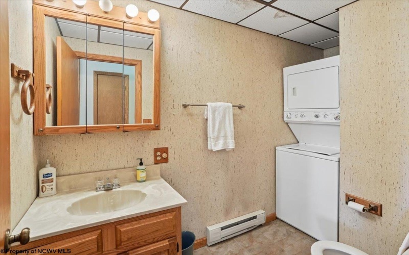 27 Deerfield Circle, Davis, West Virginia 26260, 3 Bedrooms Bedrooms, 7 Rooms Rooms,2 BathroomsBathrooms,Single Family Attached,For Sale,Deerfield,10163690