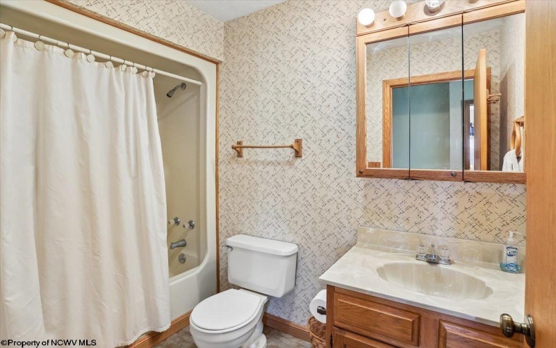 27 Deerfield Circle, Davis, West Virginia 26260, 3 Bedrooms Bedrooms, 7 Rooms Rooms,2 BathroomsBathrooms,Single Family Attached,For Sale,Deerfield,10163690