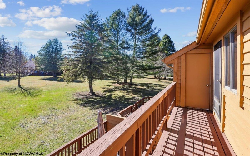 27 Deerfield Circle, Davis, West Virginia 26260, 3 Bedrooms Bedrooms, 7 Rooms Rooms,2 BathroomsBathrooms,Single Family Attached,For Sale,Deerfield,10163690