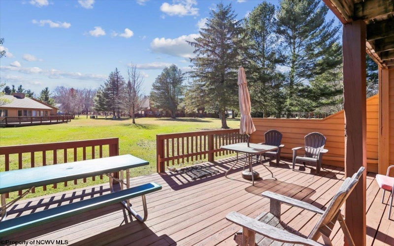 27 Deerfield Circle, Davis, West Virginia 26260, 3 Bedrooms Bedrooms, 7 Rooms Rooms,2 BathroomsBathrooms,Single Family Attached,For Sale,Deerfield,10163690