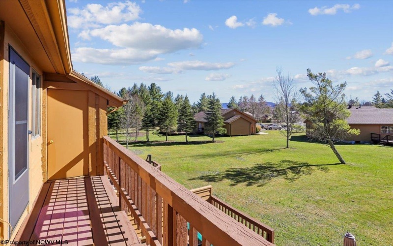 27 Deerfield Circle, Davis, West Virginia 26260, 3 Bedrooms Bedrooms, 7 Rooms Rooms,2 BathroomsBathrooms,Single Family Attached,For Sale,Deerfield,10163690