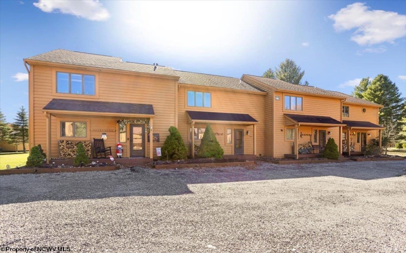 27 Deerfield Circle, Davis, West Virginia 26260, 3 Bedrooms Bedrooms, 7 Rooms Rooms,2 BathroomsBathrooms,Single Family Attached,For Sale,Deerfield,10163690