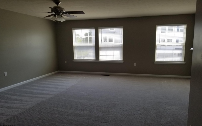 109 Birdseye View Lane, Morgantown, West Virginia 26501-0000, 3 Bedrooms Bedrooms, 6 Rooms Rooms,2 BathroomsBathrooms,Single Family Attached,For Sale,Birdseye View,10163691