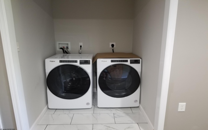 109 Birdseye View Lane, Morgantown, West Virginia 26501-0000, 3 Bedrooms Bedrooms, 6 Rooms Rooms,2 BathroomsBathrooms,Single Family Attached,For Sale,Birdseye View,10163691