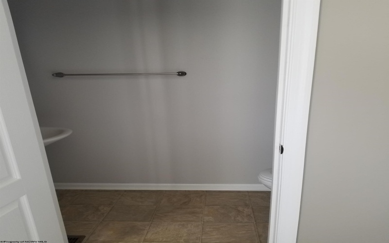 109 Birdseye View Lane, Morgantown, West Virginia 26501-0000, 3 Bedrooms Bedrooms, 6 Rooms Rooms,2 BathroomsBathrooms,Single Family Attached,For Sale,Birdseye View,10163691