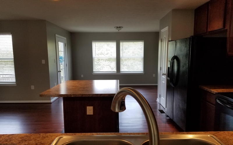 109 Birdseye View Lane, Morgantown, West Virginia 26501-0000, 3 Bedrooms Bedrooms, 6 Rooms Rooms,2 BathroomsBathrooms,Single Family Attached,For Sale,Birdseye View,10163691