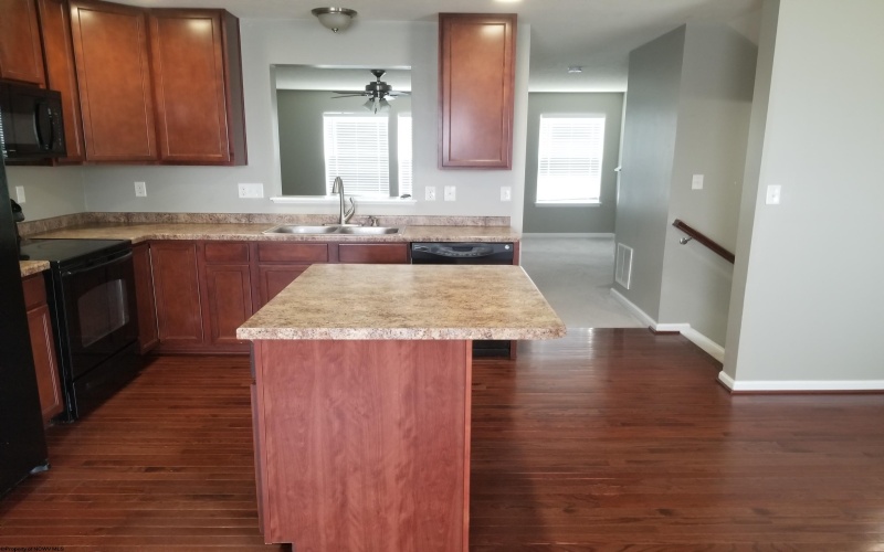 109 Birdseye View Lane, Morgantown, West Virginia 26501-0000, 3 Bedrooms Bedrooms, 6 Rooms Rooms,2 BathroomsBathrooms,Single Family Attached,For Sale,Birdseye View,10163691