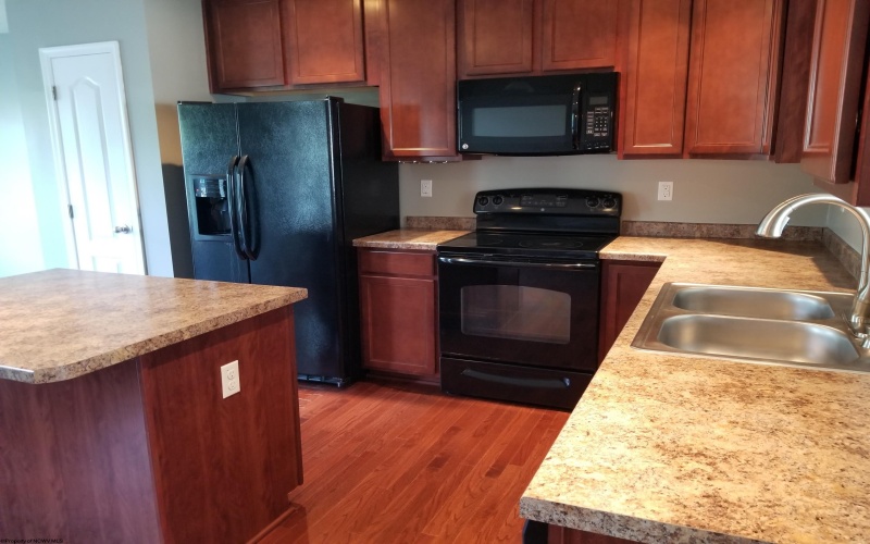 109 Birdseye View Lane, Morgantown, West Virginia 26501-0000, 3 Bedrooms Bedrooms, 6 Rooms Rooms,2 BathroomsBathrooms,Single Family Attached,For Sale,Birdseye View,10163691
