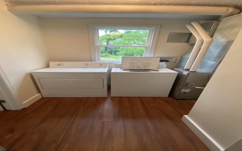 1313 Mineral Avenue, Morgantown, West Virginia 26505, ,Multi-unit/income,For Sale,Mineral,10163701