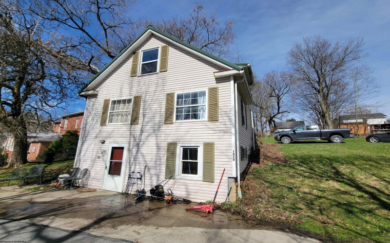 1313 Mineral Avenue, Morgantown, West Virginia 26505, ,Multi-unit/income,For Sale,Mineral,10163701