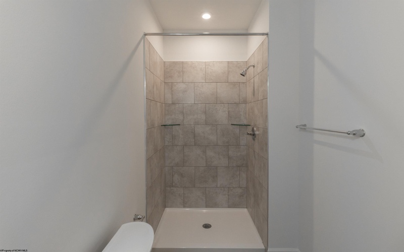 43 Dover Court, Bridgeport, West Virginia 26330-0000, 4 Bedrooms Bedrooms, 7 Rooms Rooms,4 BathroomsBathrooms,Residential Rentals,For Rent,Dover,10163706