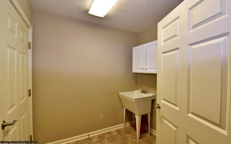 118 Center Court, Bridgeport, West Virginia 26330, 3 Bedrooms Bedrooms, 6 Rooms Rooms,3 BathroomsBathrooms,Residential Rentals,For Rent,Center,10163712 118 Center Court, Bridgeport, West Virginia 26330, 3 Bedrooms Bedrooms, 6 Rooms Rooms,3 BathroomsBathrooms,Residential Rentals,For Rent,Center,10163712