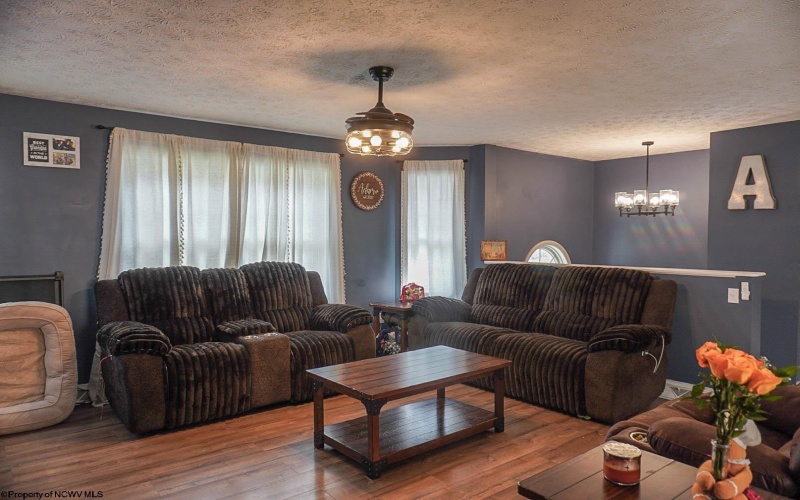 211 Tunnel Hollow Road, Fairmont, West Virginia 26554, 3 Bedrooms Bedrooms, 7 Rooms Rooms,2 BathroomsBathrooms,Single Family Detached,For Sale,Tunnel Hollow,10163704