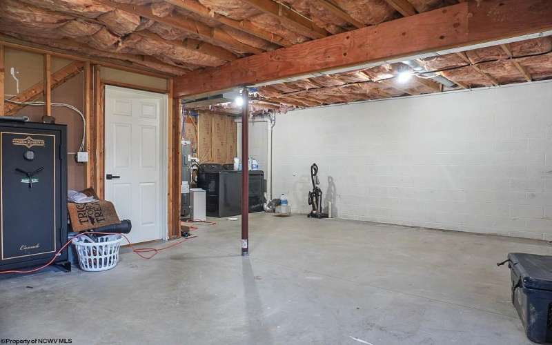 211 Tunnel Hollow Road, Fairmont, West Virginia 26554, 3 Bedrooms Bedrooms, 7 Rooms Rooms,2 BathroomsBathrooms,Single Family Detached,For Sale,Tunnel Hollow,10163704