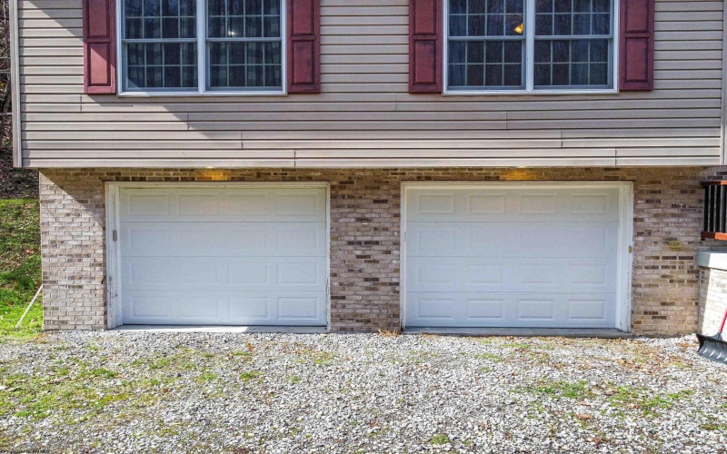 211 Tunnel Hollow Road, Fairmont, West Virginia 26554, 3 Bedrooms Bedrooms, 7 Rooms Rooms,2 BathroomsBathrooms,Single Family Detached,For Sale,Tunnel Hollow,10163704