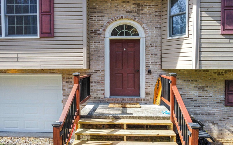 211 Tunnel Hollow Road, Fairmont, West Virginia 26554, 3 Bedrooms Bedrooms, 7 Rooms Rooms,2 BathroomsBathrooms,Single Family Detached,For Sale,Tunnel Hollow,10163704