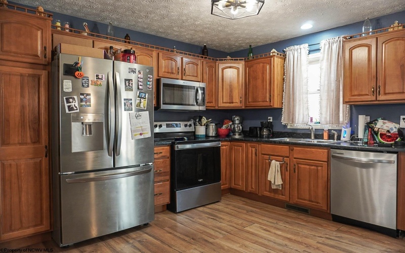 211 Tunnel Hollow Road, Fairmont, West Virginia 26554, 3 Bedrooms Bedrooms, 7 Rooms Rooms,2 BathroomsBathrooms,Single Family Detached,For Sale,Tunnel Hollow,10163704