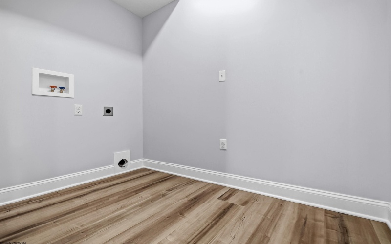 21 White Birch Circle, Morgantown, West Virginia 26508-0000, 3 Bedrooms Bedrooms, 6 Rooms Rooms,4 BathroomsBathrooms,Single Family Detached,For Sale,White Birch,10163692