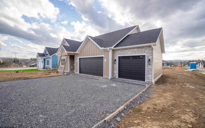21 White Birch Circle, Morgantown, West Virginia 26508-0000, 3 Bedrooms Bedrooms, 6 Rooms Rooms,4 BathroomsBathrooms,Single Family Detached,For Sale,White Birch,10163692