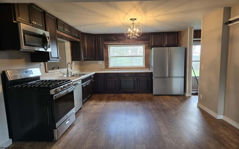 303 Sandhill Road, Clarksburg, West Virginia 26301, 3 Bedrooms Bedrooms, 6 Rooms Rooms,2 BathroomsBathrooms,Single Family Detached,For Sale,Sandhill,10163697