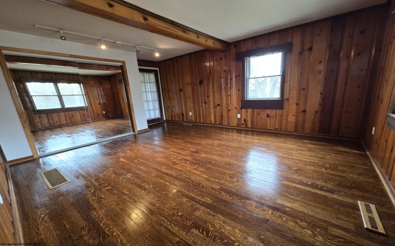 303 Sandhill Road, Clarksburg, West Virginia 26301, 3 Bedrooms Bedrooms, 6 Rooms Rooms,2 BathroomsBathrooms,Single Family Detached,For Sale,Sandhill,10163697