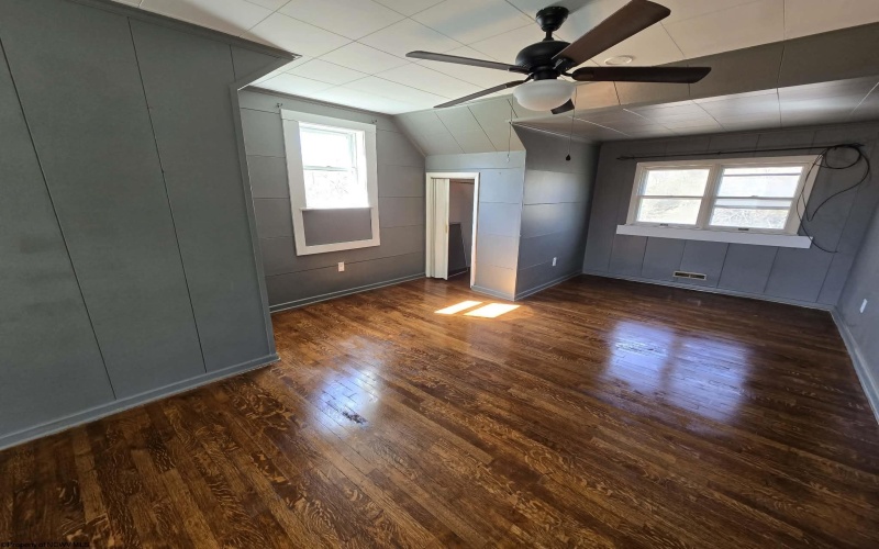 303 Sandhill Road, Clarksburg, West Virginia 26301, 3 Bedrooms Bedrooms, 6 Rooms Rooms,2 BathroomsBathrooms,Single Family Detached,For Sale,Sandhill,10163697