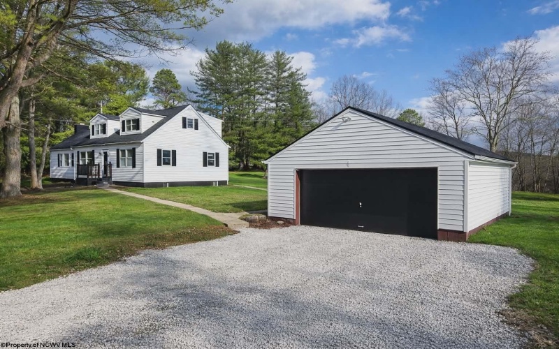 303 Sandhill Road, Clarksburg, West Virginia 26301, 3 Bedrooms Bedrooms, 6 Rooms Rooms,2 BathroomsBathrooms,Single Family Detached,For Sale,Sandhill,10163697