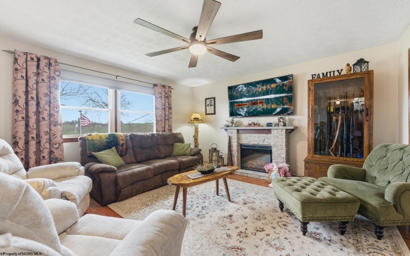 192 Colvin Run Road, Grindstone, Pennsylvania 15442, 4 Bedrooms Bedrooms, 13 Rooms Rooms,2 BathroomsBathrooms,Single Family Detached,For Sale,Colvin Run,10163720