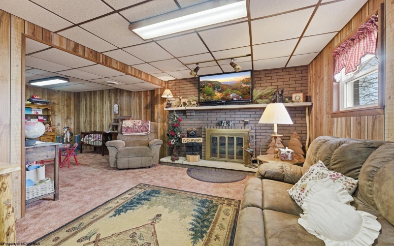 192 Colvin Run Road, Grindstone, Pennsylvania 15442, 4 Bedrooms Bedrooms, 13 Rooms Rooms,2 BathroomsBathrooms,Single Family Detached,For Sale,Colvin Run,10163720