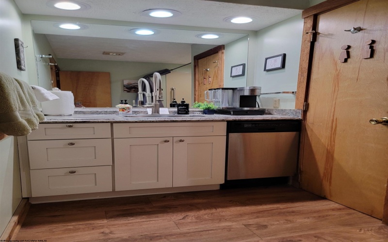 16 Grizzly Way, Davis, West Virginia 26260, 1 Bedroom Bedrooms, 1 Room Rooms,1 BathroomBathrooms,Single Family Attached,For Sale,Grizzly,10160960