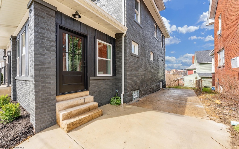 345 Cobun Avenue, Morgantown, West Virginia 26501, 4 Bedrooms Bedrooms, 9 Rooms Rooms,3 BathroomsBathrooms,Single Family Detached,For Sale,Cobun,10163722