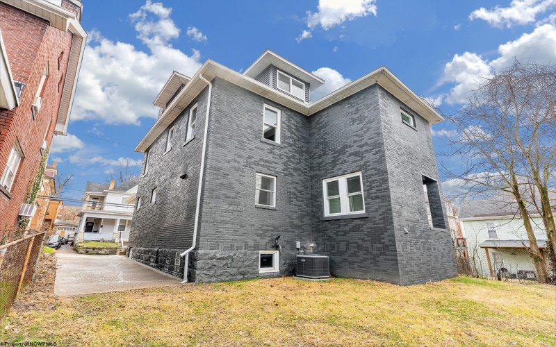 345 Cobun Avenue, Morgantown, West Virginia 26501, 4 Bedrooms Bedrooms, 9 Rooms Rooms,3 BathroomsBathrooms,Single Family Detached,For Sale,Cobun,10163722