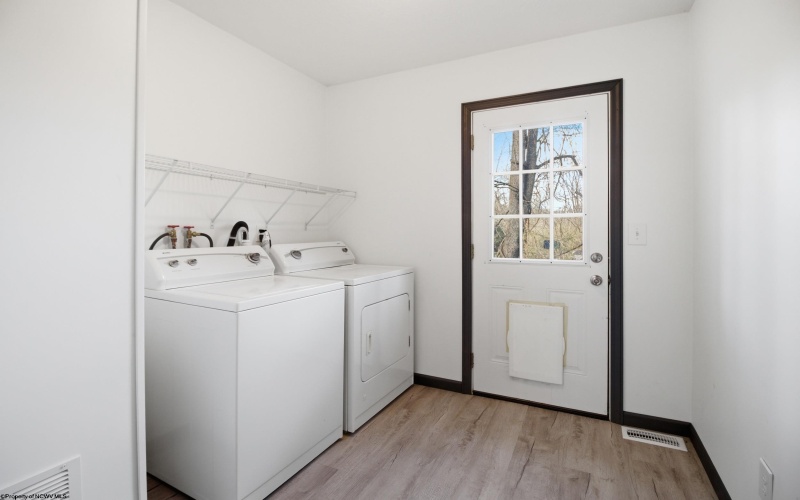 61 Faircrest Drive, Lost Creek, West Virginia 26385, 2 Bedrooms Bedrooms, 5 Rooms Rooms,2 BathroomsBathrooms,Single Family Detached,For Sale,Faircrest,10163723