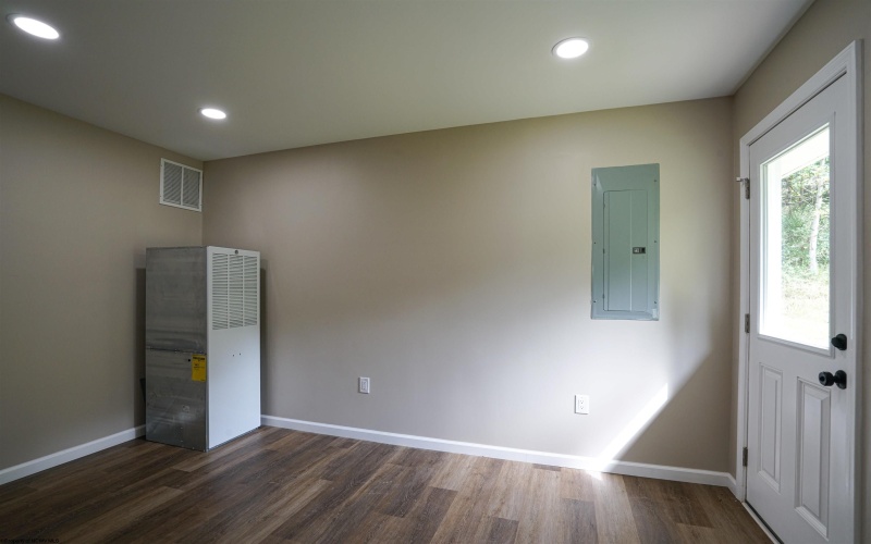 14069 US HWY 19 South, Walkersville, West Virginia 26447-0000, 3 Bedrooms Bedrooms, 6 Rooms Rooms,2 BathroomsBathrooms,Single Family Detached,For Sale,US HWY 19,10162428